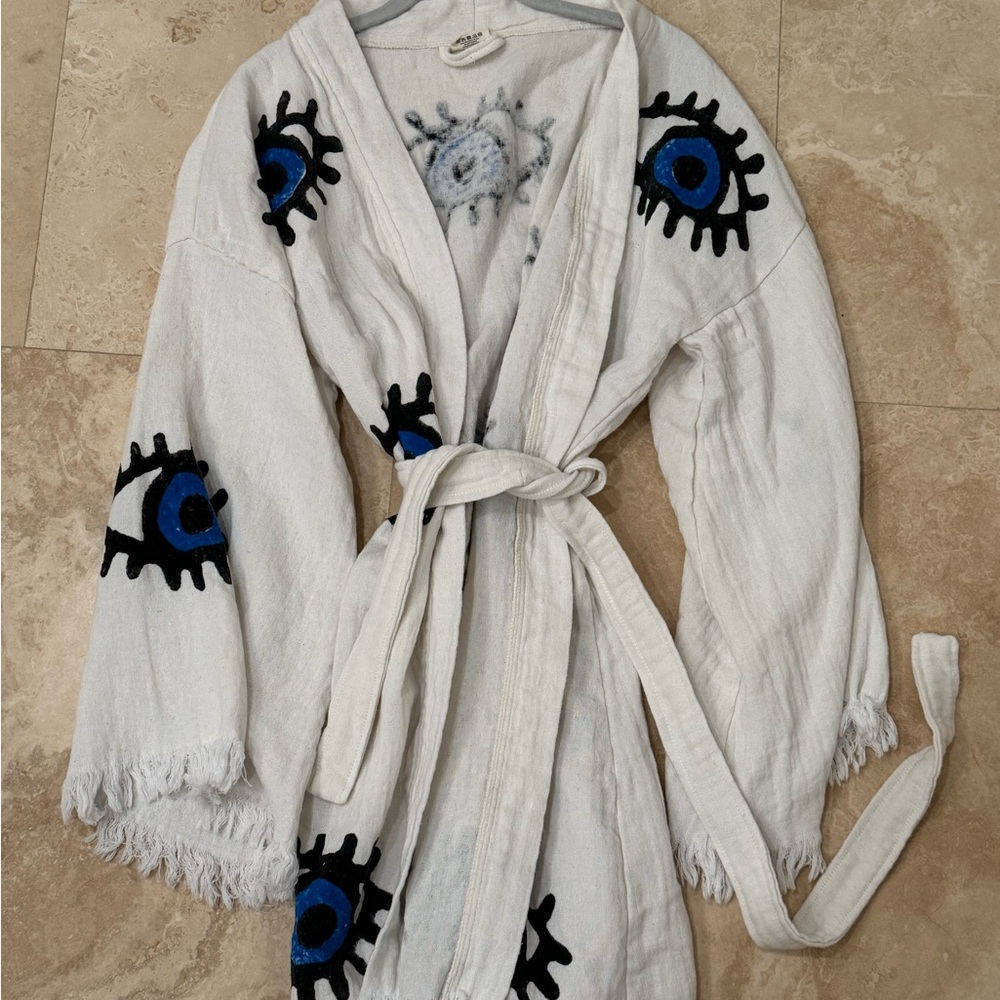 Splash White Robe Coverup with Blue & Black Eye Embroidery